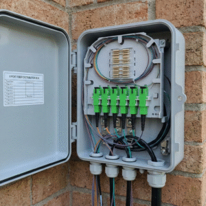 TRICOM 8 Fiber Outdoor Box